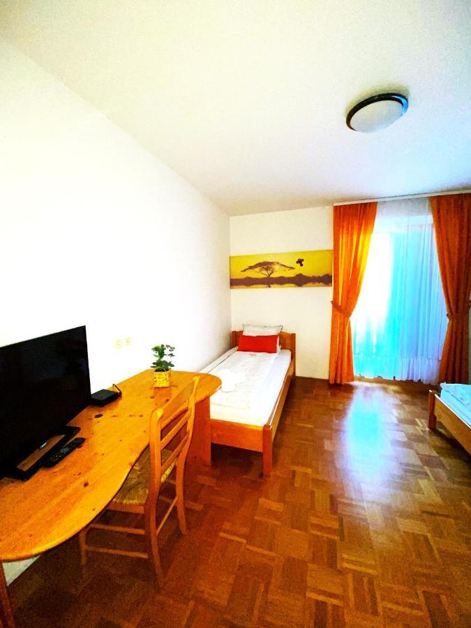 Guesthouse Pri Cebelici Lukovica pri Domzalah Экстерьер фото