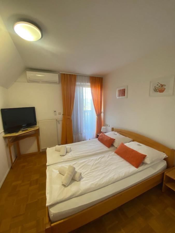 Guesthouse Pri Cebelici Lukovica pri Domzalah Экстерьер фото