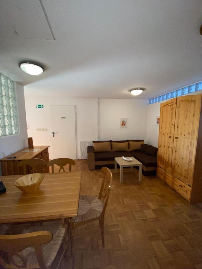 Guesthouse Pri Cebelici Lukovica pri Domzalah Экстерьер фото