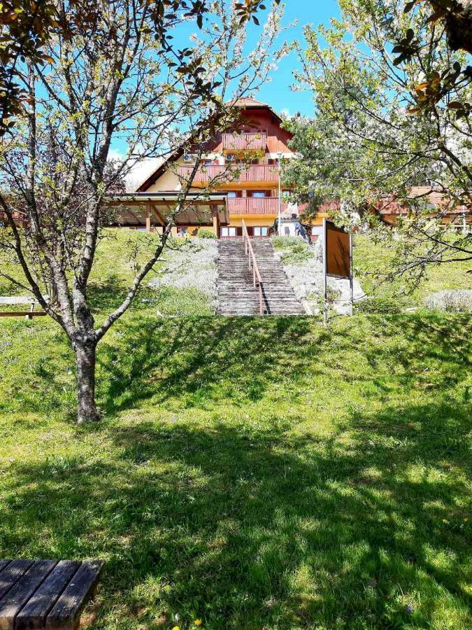 Guesthouse Pri Cebelici Lukovica pri Domzalah Экстерьер фото