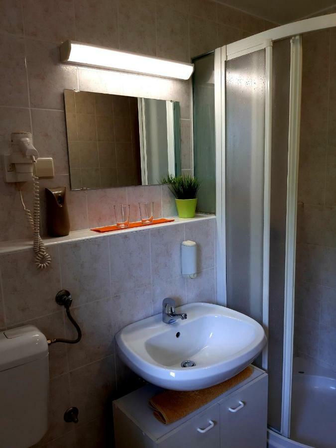Guesthouse Pri Cebelici Lukovica pri Domzalah Экстерьер фото
