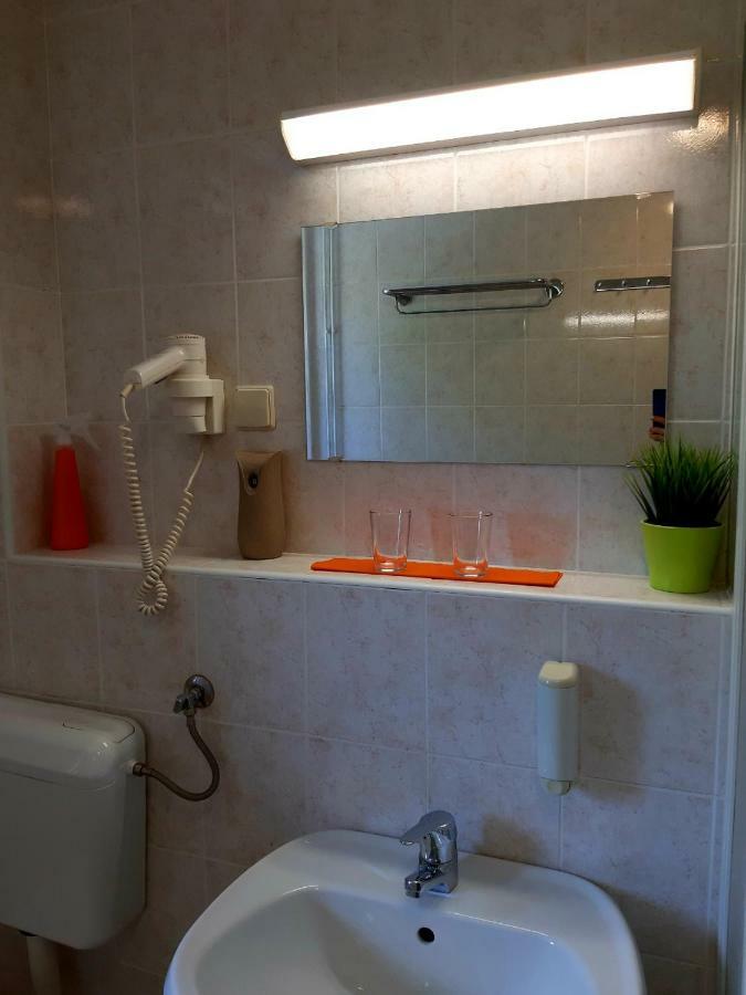 Guesthouse Pri Cebelici Lukovica pri Domzalah Экстерьер фото